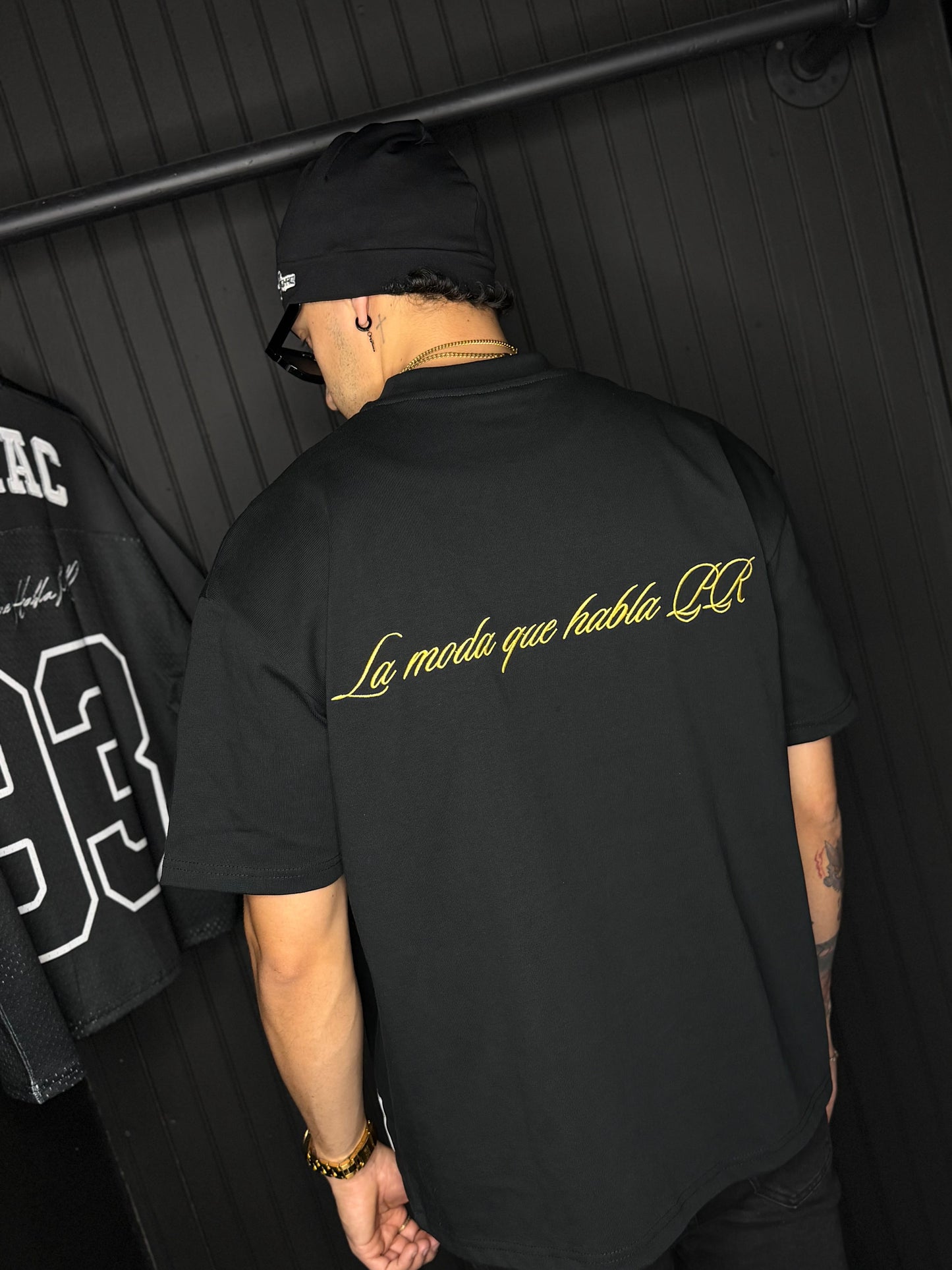 Gold ”LM" -Logo Tee